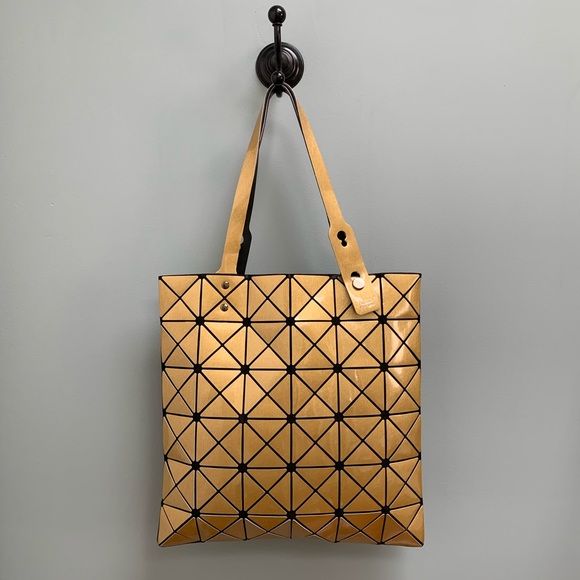 Handbags - Geometric pattern bag